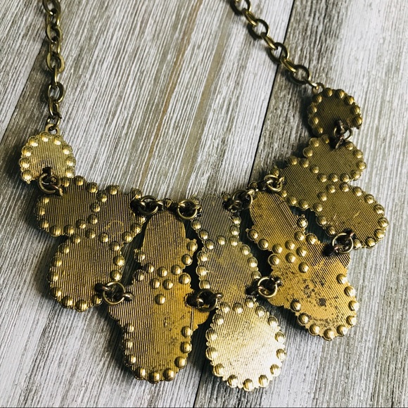 Sea Green 20s Style Chandelier Necklace - Picture 3 of 4